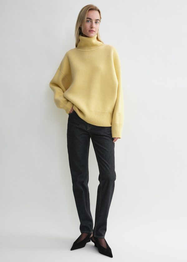 Double-knit turtleneck soft yellow For Sale